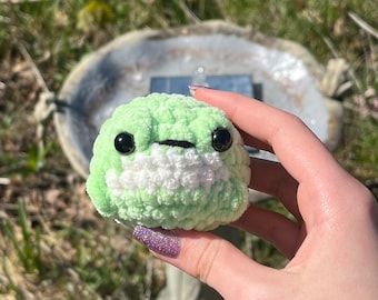 Crochet round froggies
