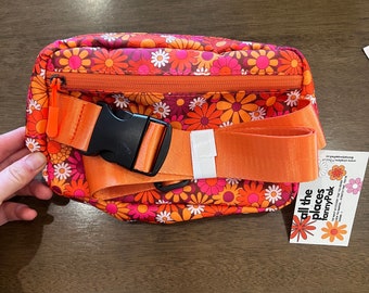 FannyPak lumineux toute la journée - Sac à bandoulière - Rétro, groovy, Flower Power des années 70 - Ajustable, haute qualité - Matériau imperméable - Grande taille