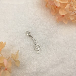 Charm music pendant silver with silver carabiner charm