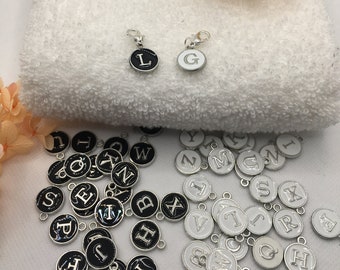 Charms letter black or white, silver-colored pendant single-colored with matching carabiner charm