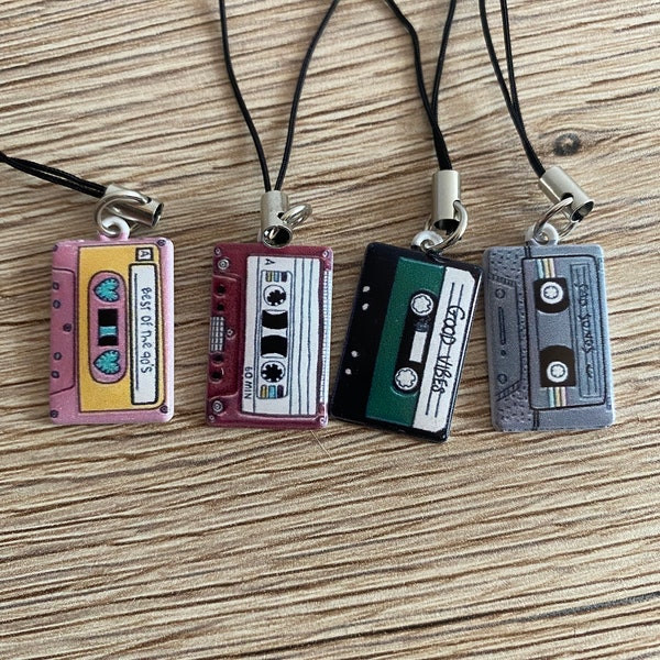 Anhänger Handycharm Kassette, Retro, 90iger Jahre fürs Handy, Schlüsselanhänger, Schulranzen, Charm