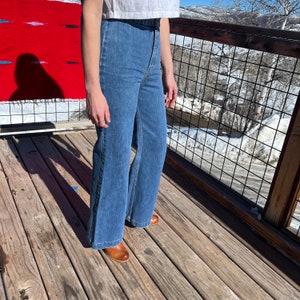 Vintage Medium Wash Flared Jeans - W36 L34
