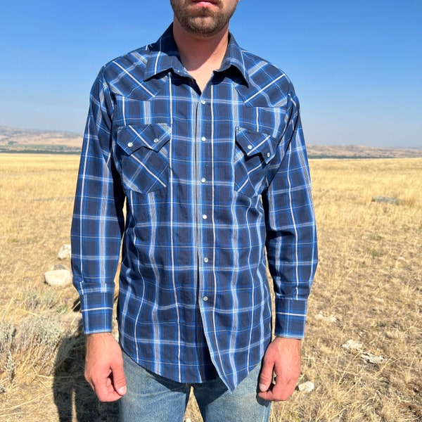 Ely Cattleman blue and white plaid long sleeve pearl snap shirt large