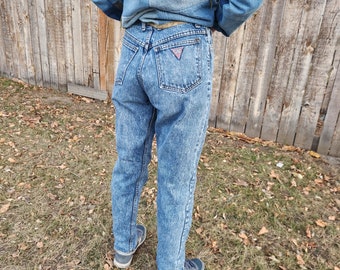 Vintage 80s GUESS Acid Wash High Waisted mom Jeans 26x 30