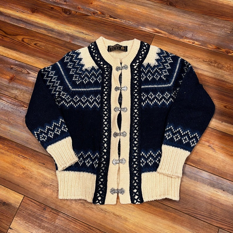 Vintage Nordstrikk Navy and Cream Wool Cardigan With Silver Hook
