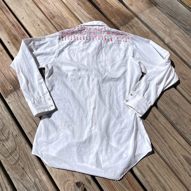 vintage western Rockmount long sleeve snap shirt white pink floral silver lurex embroidery medium image 4