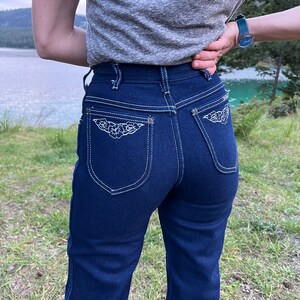 Vintage western Kenny rogers by karman dark wash jeans with floral pocket embroidery size 5