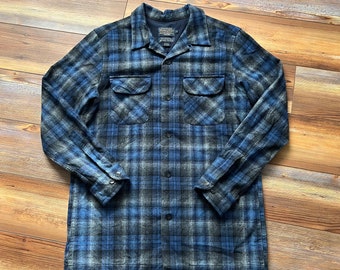 Blue and gray plaid long sleeve button up wool Pendleton Board Shirt medium