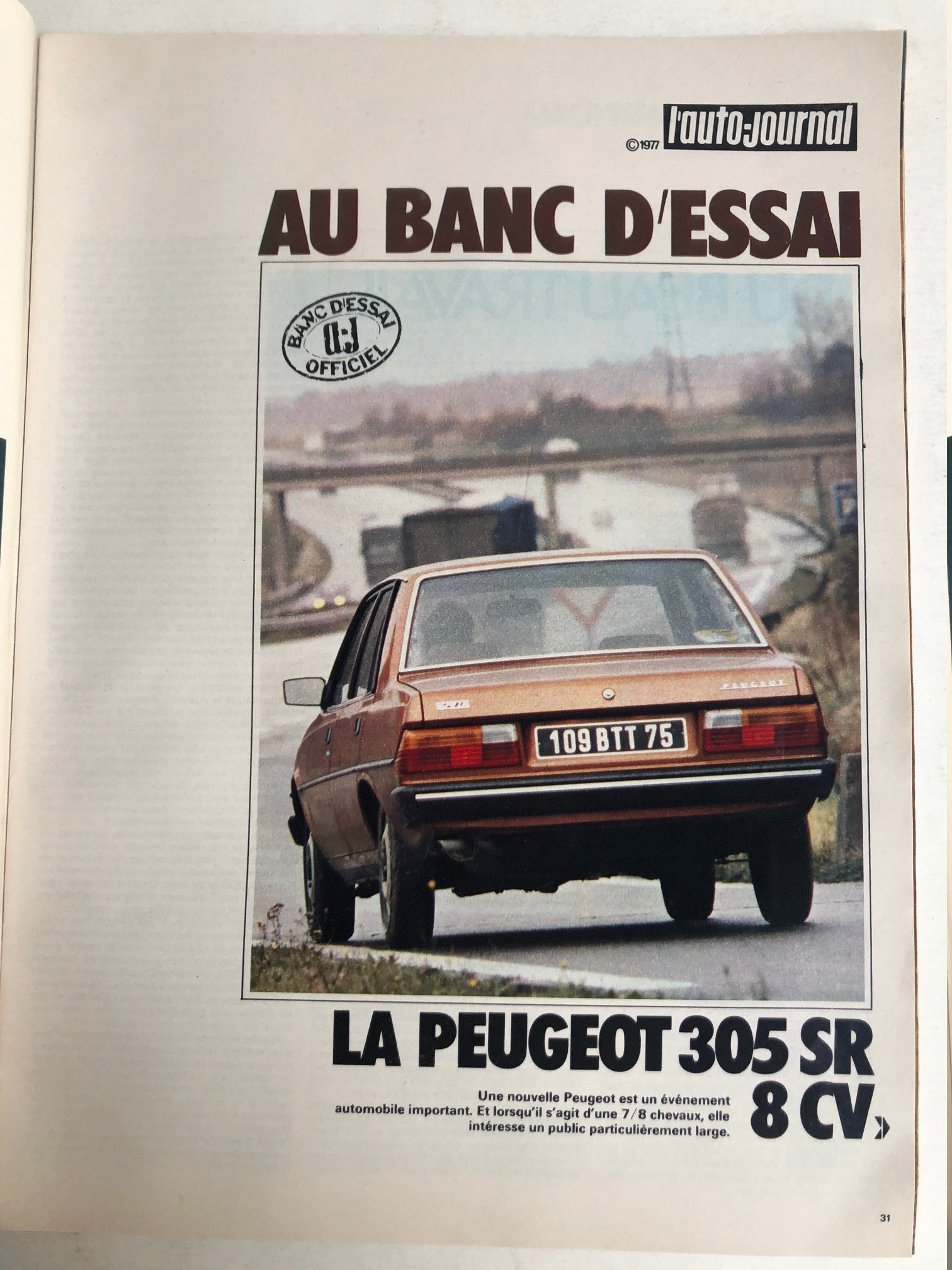 Pièce Détachée Peugeot 305 Référence 9352.65 - Neuf Pour L'arrière Du Véhicule