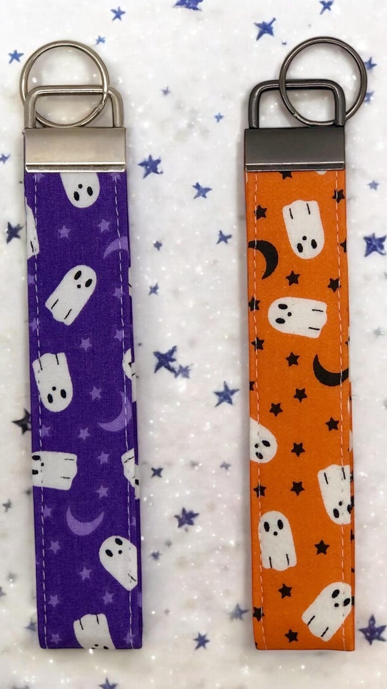 Ghost Wristlet Key Fob: Spooky Horror Keychain - Etsy