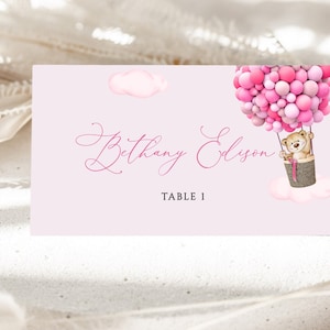 Naamkaartjes babyshower beer meisje, naamkaartjes beer ballonnen tafel, gastenkaartjes plat, doorgestikt, we Can Bearly Wait teddybeer kaart meisje BS012