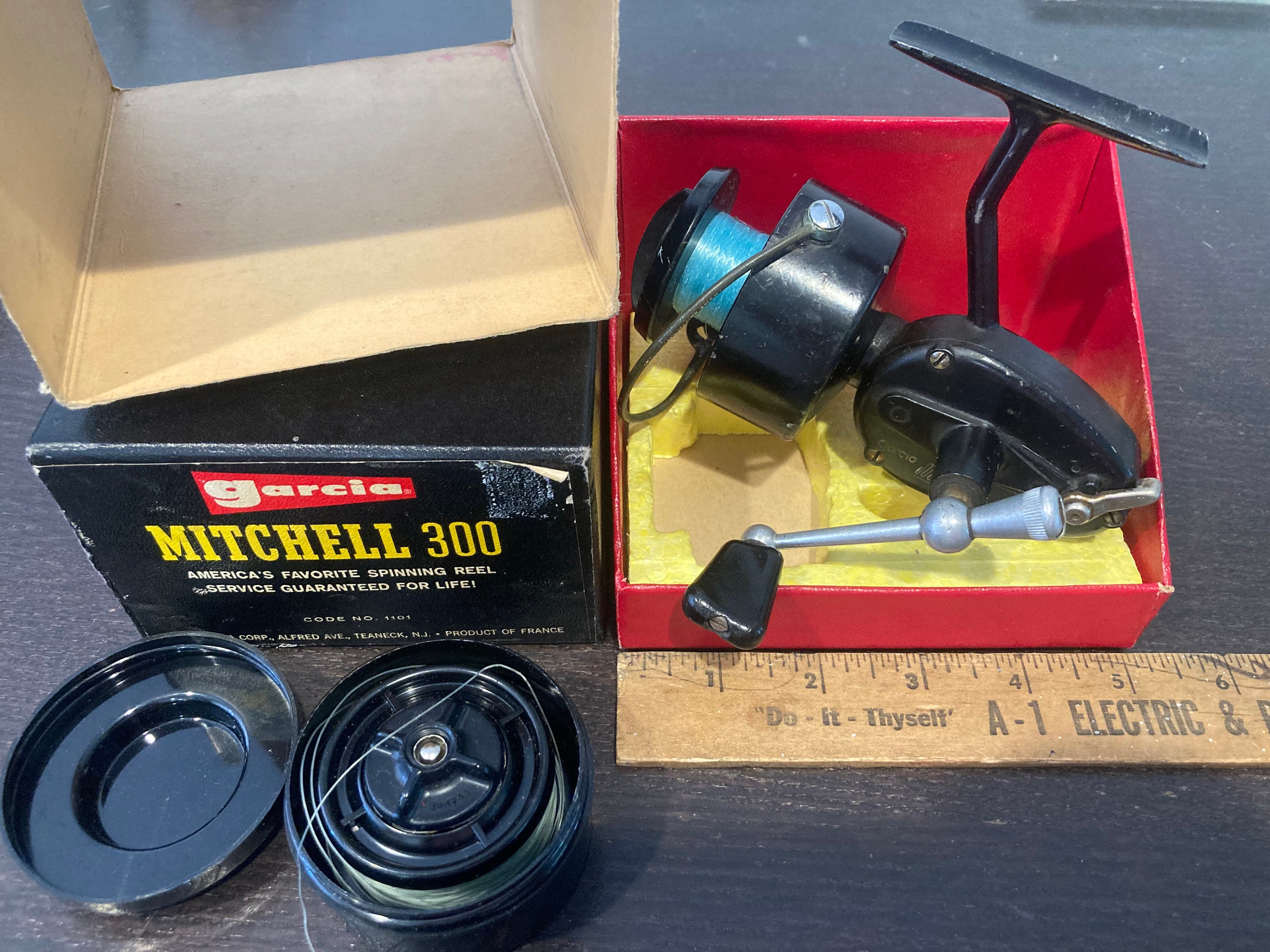 2306.016 Mitchell 306 Saltwater Spinning Reel W Box, Papers, Tool 