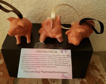 Terra Cotta Pig Oil Diffuser: Scent Ornament, Hand-Crafted