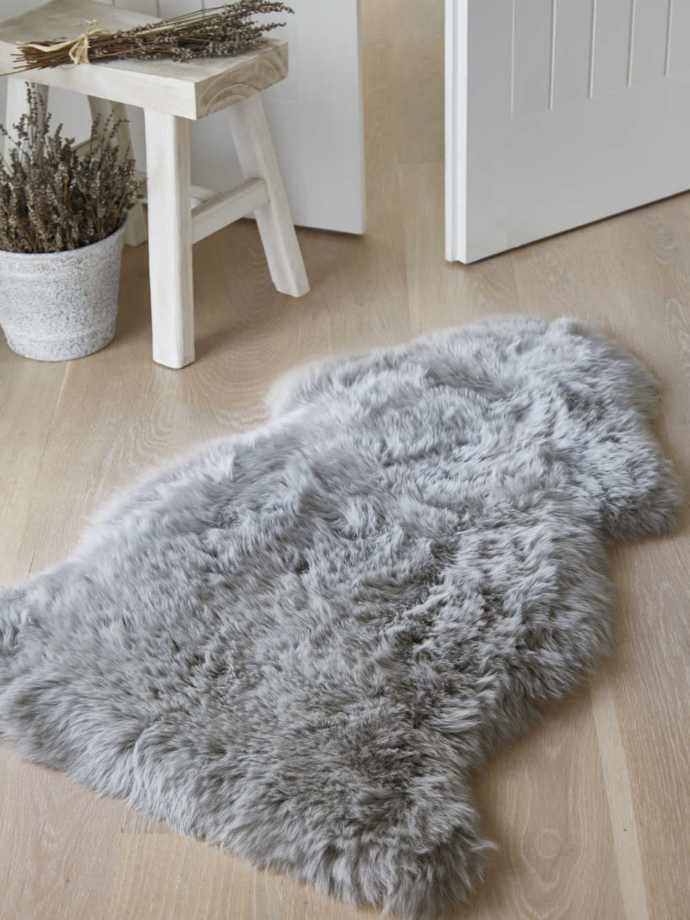 Genuine Real Sheepskin Rug Steel Grey Sheep Rug Single Pelt Wool Fur Throw Floor Genuine Real Sheepskin Rug Steel Grey Sheep Rug Single Pelt Wool Fur Throw Floor