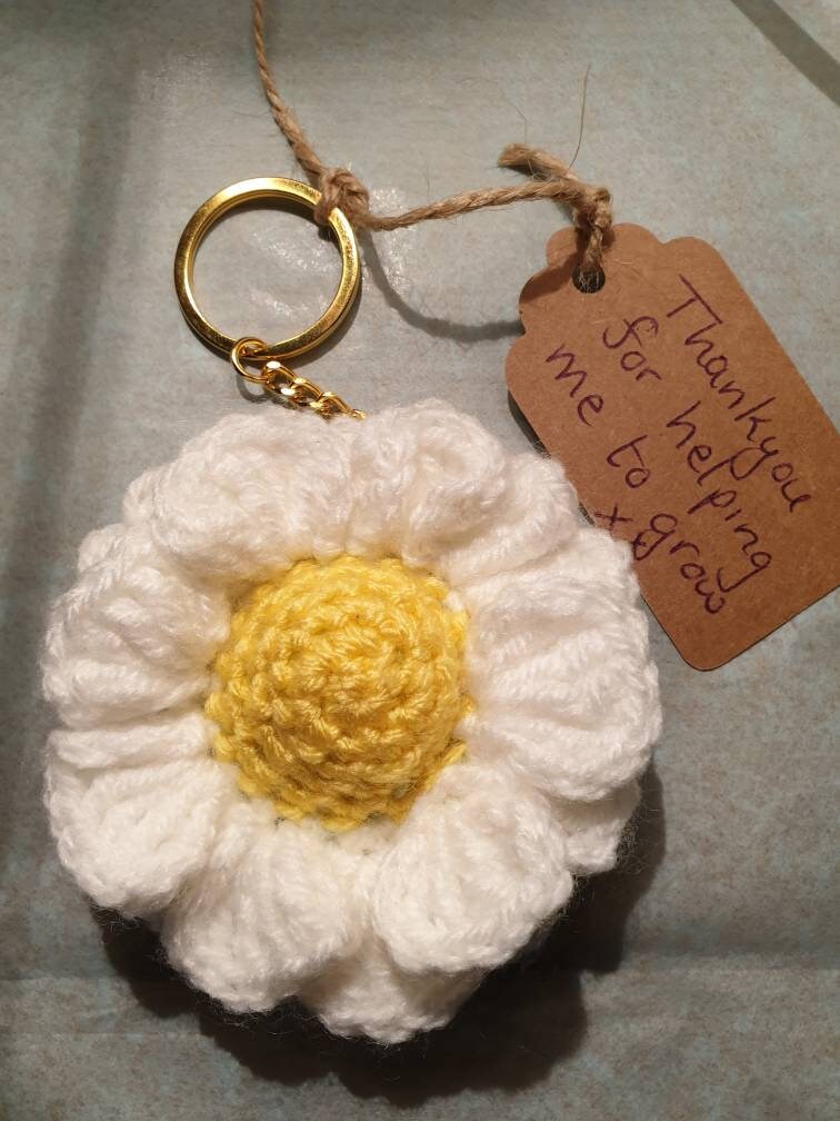 Crocheted Daisy keychain. Thankyou teacher thankyou for Etsy