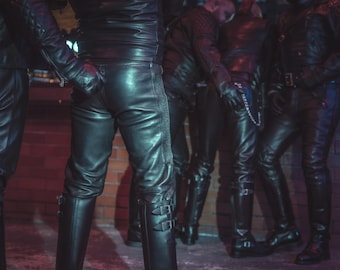 CRUSING PACINO II / Fotografía de fetiches de cuero / Escena fetichista / Impresión en color