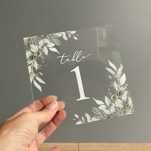 Numéro de table fleuri eucalyptus, pivoines, roses, feuilles d'olivier, imprimés sur plexi image 2