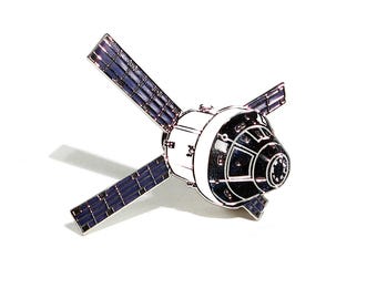 Orion Capsule and Service Module Enamel Pin