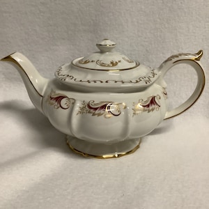 Beautiful Rose and Gold, Sadler England Teapot, #4232, Square Lid