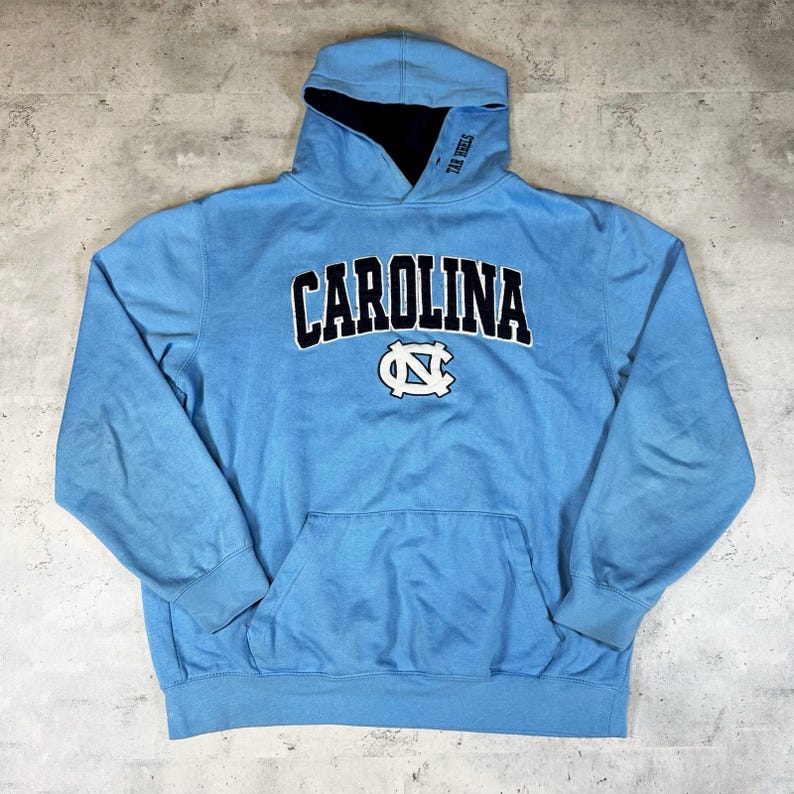 Vintage 90s/Y2K University Of North Carolina Tar Heels Blue Hoodie • Large image 1