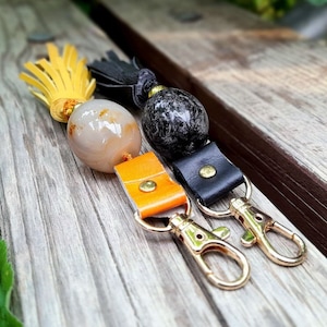 Handgefertigte Leder Quaste Schlüsselanhänger, Chic Leder Taschenanhänger, Neue Auto-Schlüssel Halter, Quaste für Geldbörse, Geschenk für Sie, Große Perle Schlüsselanhänger, Gelb/Schwarz
