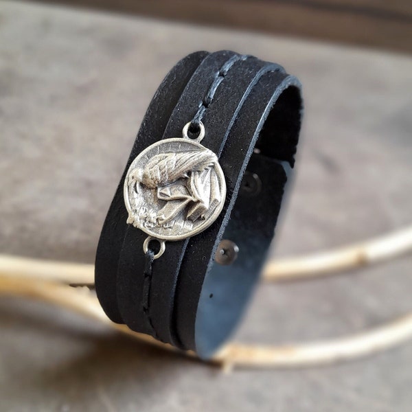 Black Raven Bracelet, Handmade Adjustable Full Grain Leather Cuff, Men Bracelet, Crow Pendant Bangle, Minimalist Gothic Leather Jewelry