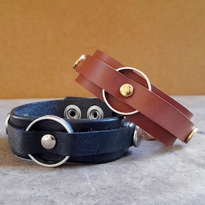 Adjustable Grief Bracelet, Handmade Leather Widow Bracelet, Wear a ring bangle, Ringholder Bracelet, Ideal for ANY ring size or width