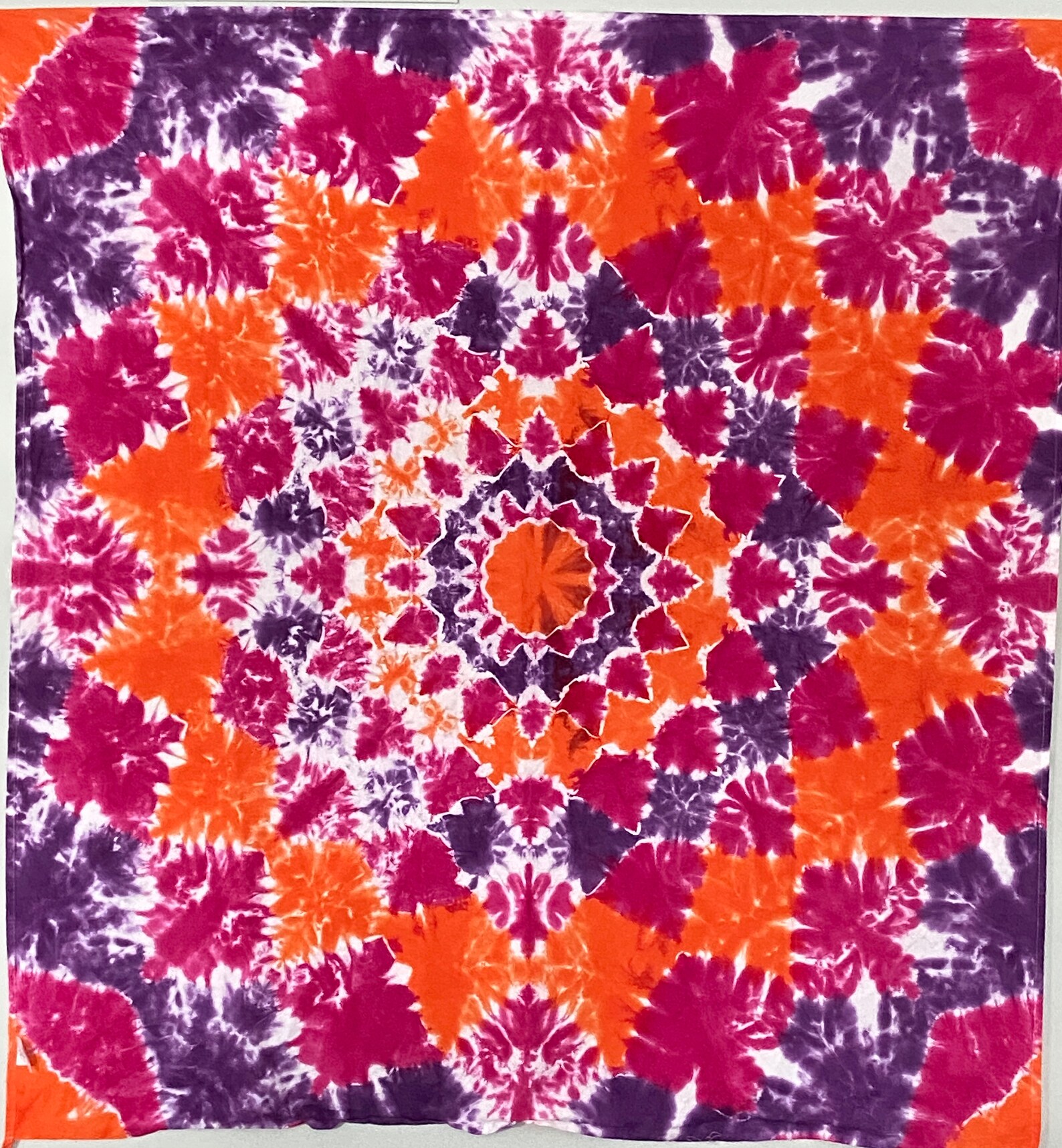 Mandala boho Tie Dye Tapestry 16 point star orange ping