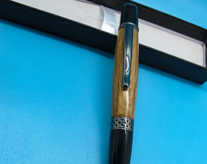 Jack Daniels Gatsby Style Pen turned from Authentic Whiskey Barrel Wood – Unique Handmade Gift for Writers & Collectors