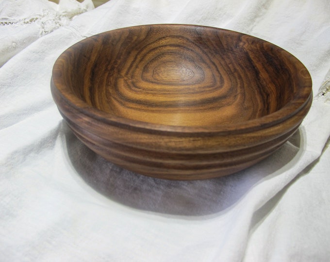 Bowl Large Walnut Serving Bowl 9" x 3" Handmade Wooden Salad Bowl Rustic Kitchen Decor Gift