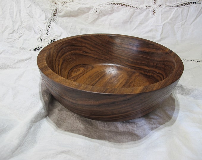 Bowl Large Decorative Walnut Wooden Bowl 9" x 3" Handcrafted Fruit Salad Serving Rustic Home Decor