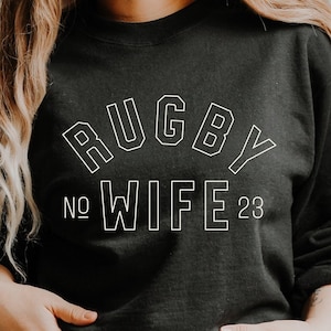 Modelo de esposa de rugby Svg Png, arquivos de corte Cricut para moletons, camisas, copos, ventilador de rugby, silhueta cameo, sublimação, eps dxf