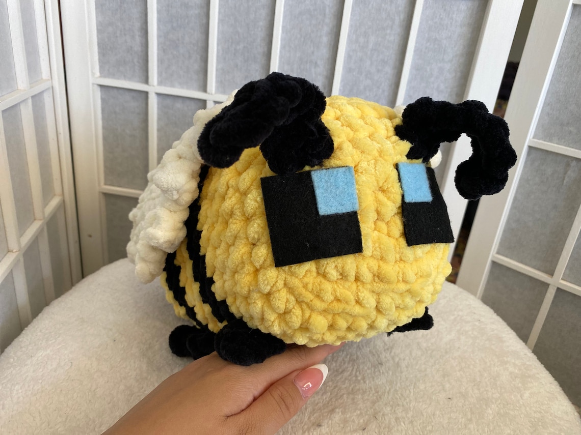 Big Cute Minecraft Bee Plush Crocheted Amigurumi Minecraft - Etsy