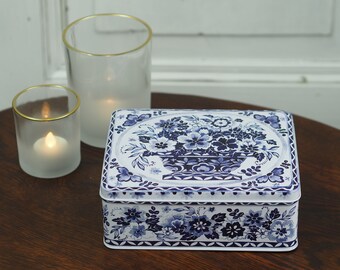 DECOR -NEW- Box Dose Cookie Keks Tee Blume blau Blue White Flowers Country House D.N.004.005.000.227