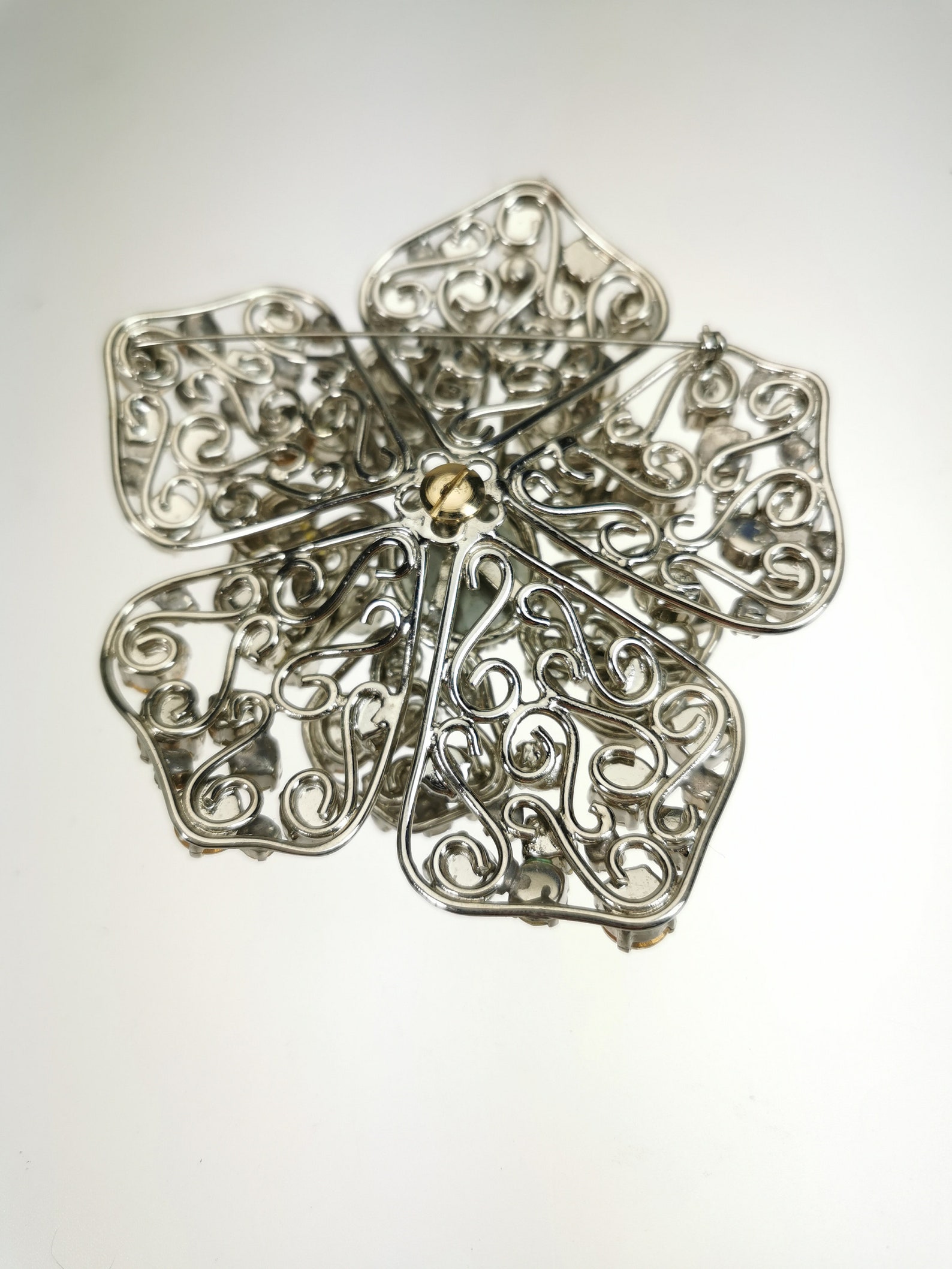 Broche Vintage Avec Strass Et Pierres - Émaillée - Occasion - Accessoire élégant
