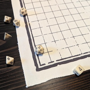 Mapa de batalha de RPG de pano | Grade quadrada de 21" x 27" | Presente para Dungeon Masters e jogadores de OSR