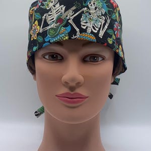Unisex or Men’s Scrub Hat-Alexander Henry Skeletons of the Sea Cotton Fabric-USA Made-Scrub Caps-Surgical Cap-Nurse-Doctor-Veterinarian-Tech