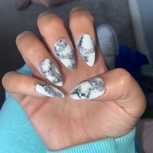 Black grey white marble press on nails image 5