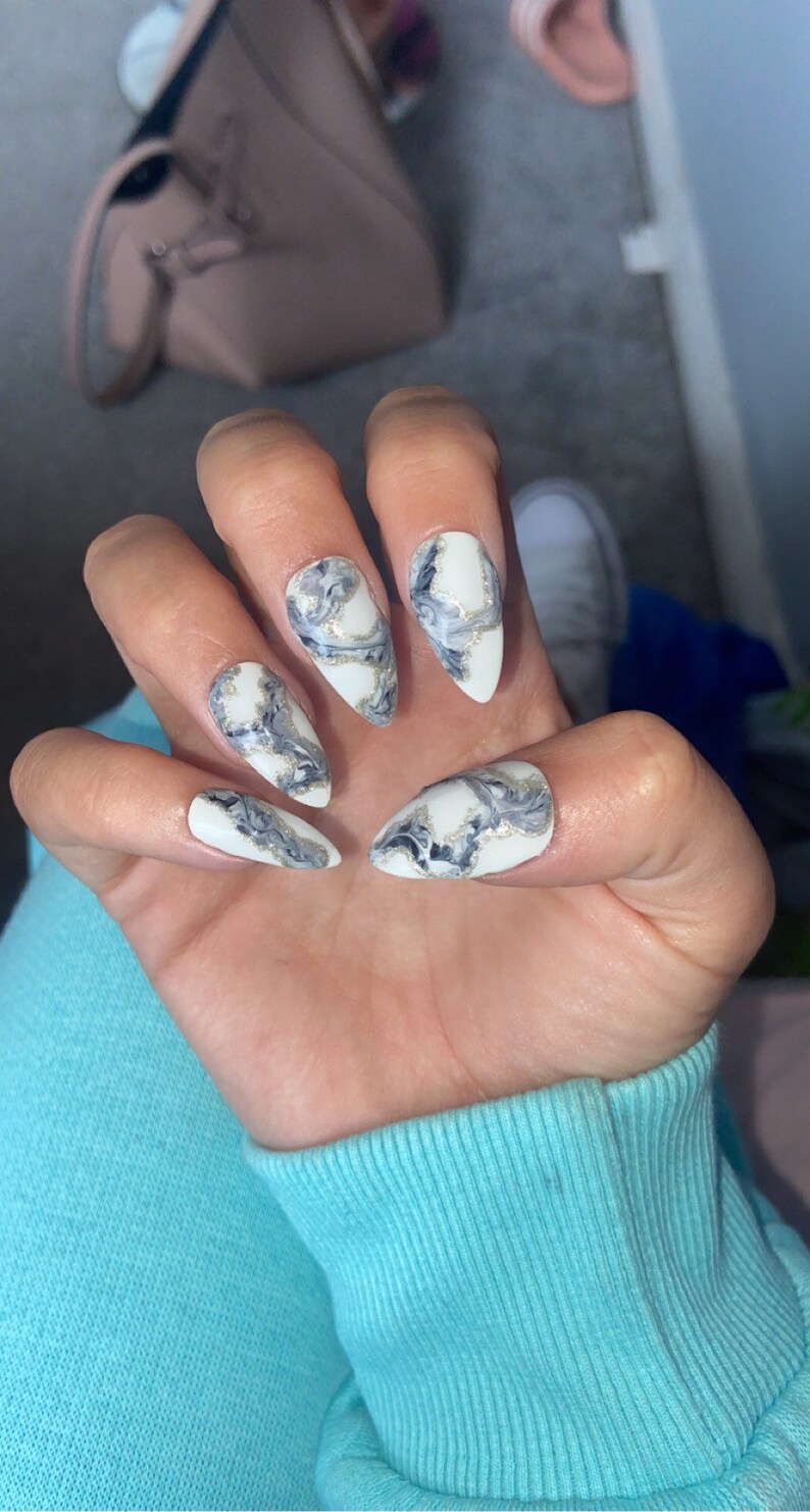 Black grey white marble press on nails image 5