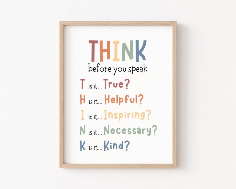 K&ouml;nnte beinhalten: Ein druckbarer Poster mit dem Wort "THINK" in Regenbogenfarben und dem Akronym "THINK", das mit den W&ouml;rtern "True", "Helpful", "Inspiring", "Necessary" und "Kind" in verschiedenen Farben ausgeschrieben ist.