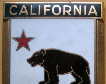 Badge California USA State America American auto car NOS 1950s original made of enamel by Drago for automobile radiator grille