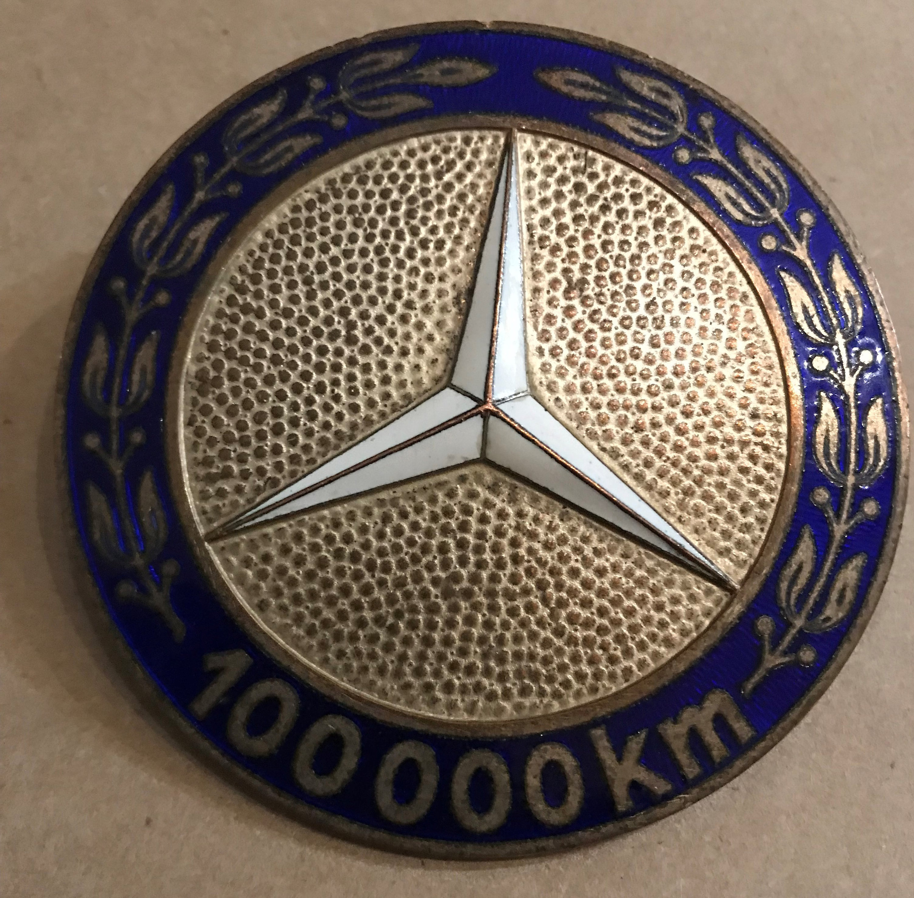 vintage german MERCEDES - BENZ 200.000 KILOMETERS MILEAGE Car Badge