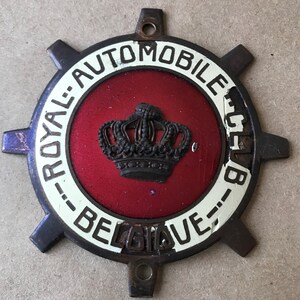 バッジ 自動車 自動車 クラブ ベルギー ベルギー王立自動車クラブ エナメル オリジナル、直径: 3.5 インチ (90 mm)、取り付け穴 2 つ