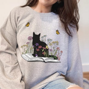 Book and Cat Lover Sweatshirt, Book Club Sweater, Reading Crewneck, Book Nerd Pullover, Floral Feline Design, Gift for Her