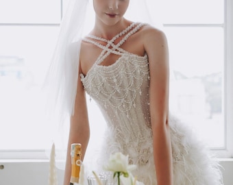 Minivestido de novia con corsé y cuentas: Vestido de despedida de soltera con plumas sintéticas DRS083
