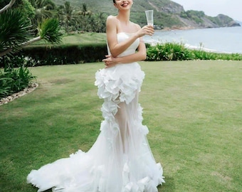 3D Floral Mermaid Wedding Dress – Strapless Sheer Gown with Dramatic Train RS66