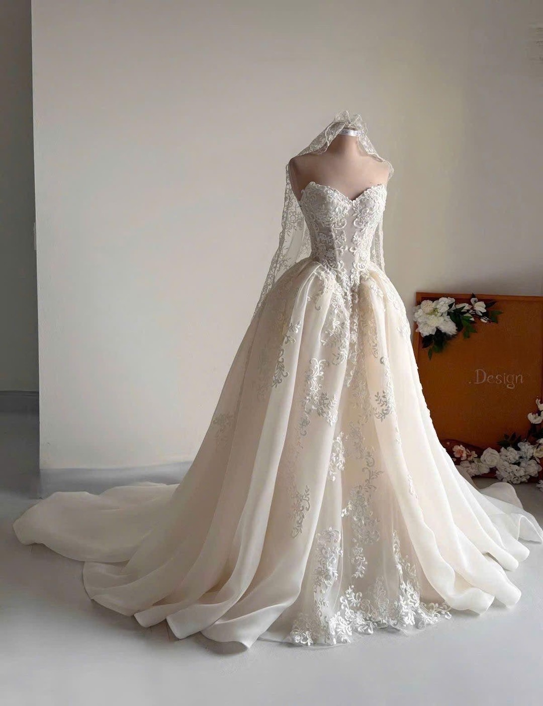 Ball Gown Sweetheart Neckline Floor-Length Light Blue Tulle Lace Appliqué Prom Dress main image 0