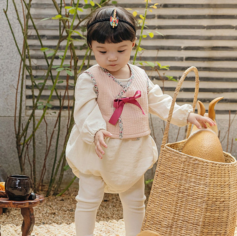 Tini Skyler Traditional Korean Everyday Wear Daily Cotton Hanbok for Babies image 3