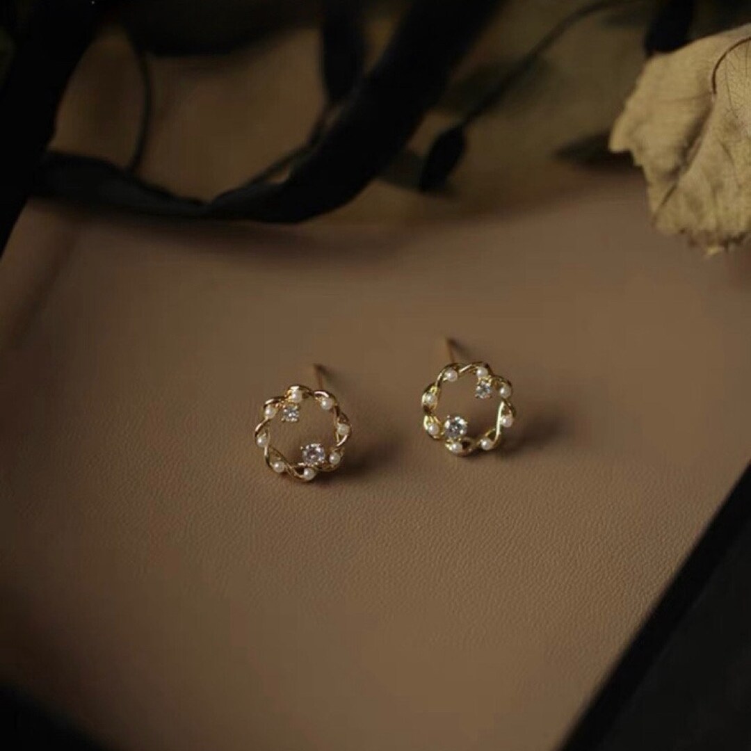 Flower Pearl Garlands Earrings in 14K Gold Dainty Earrings Vintage