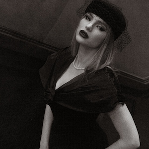 Vintage Balfour Hat, Black Pill Box Hat, Black Hat with Netting, Film Noir, Femme Fatale, 40s Style, Vintage Accessories, Pin-up, Photoshoot